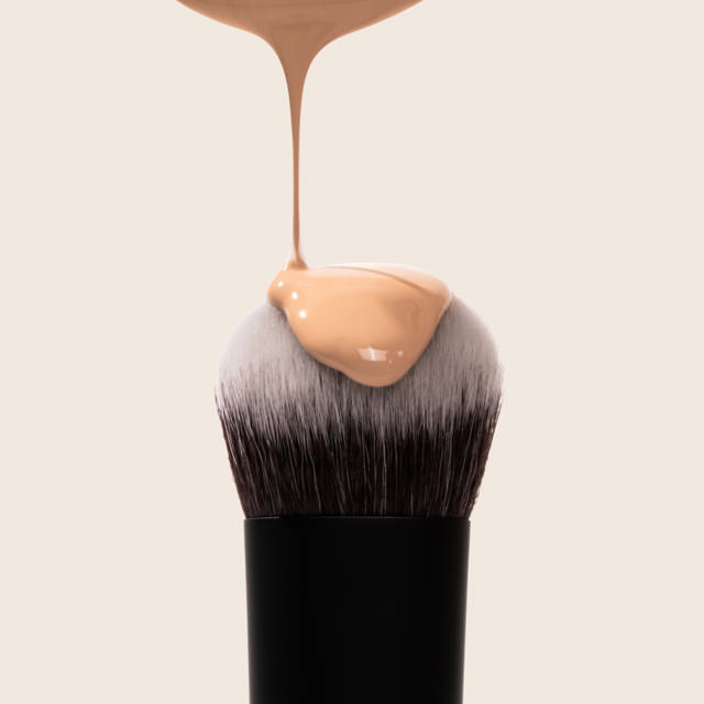 Youngblood YB16 Skin Perfecting Foundation Luxe Brush
